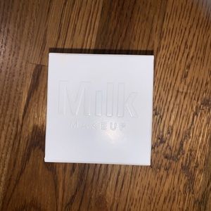MILK MAKEUP Blur + Set Matte Loose Setting Powder